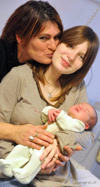 Qui a eu un bébé à 14 ans ? Enquête sur une réalité sociale complexe entre célébrités et anonymat