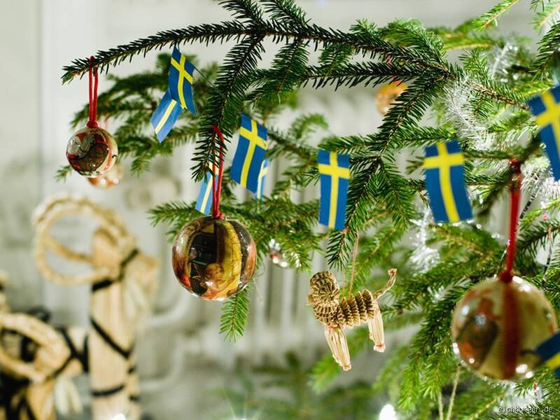 Wann stellt man in Schweden den Weihnachtsbaum auf? Alles, was du wissen musst