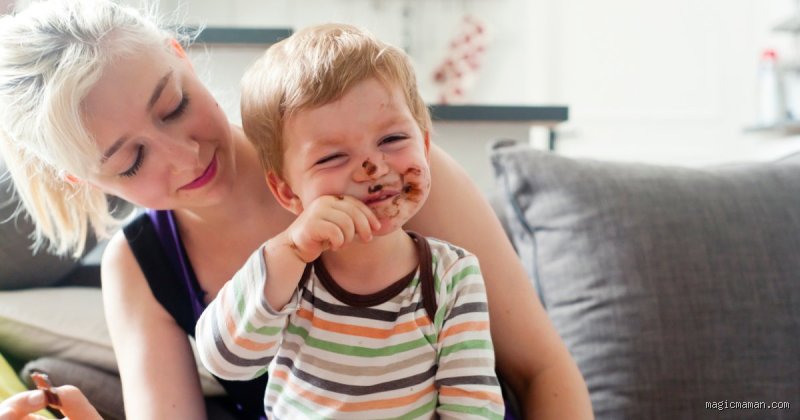 À quel âge bébé peut-il manger du Nutella ? Le guide qui évite les pièges
