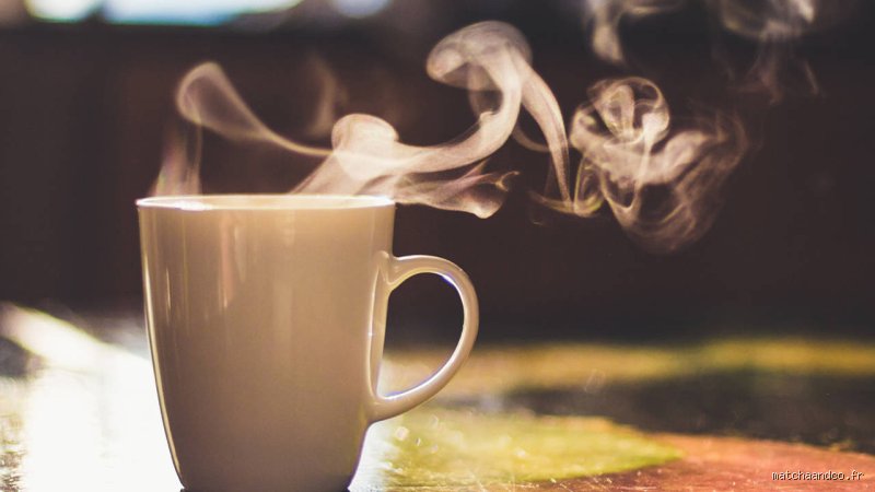Marre du Café au Réveil ? 10 Alternatives ÉPIQUES pour un Boost d'Énergie de FOLIE !