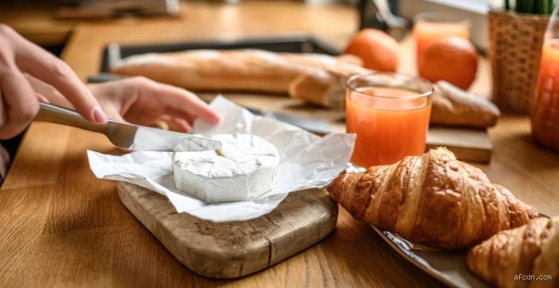 Le fromage peut-il faire grimper la glycémie ? Vérités et contre-vérités sur cet aliment pilier de nos plateaux