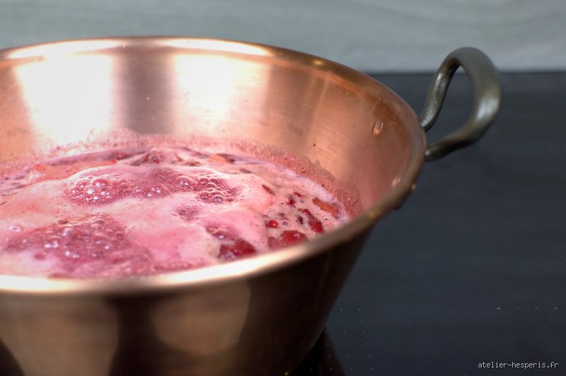 Pourquoi la confiture fait de l'écume ? Le secret de cette mousse blanche qui intrigue tous les confituriers
