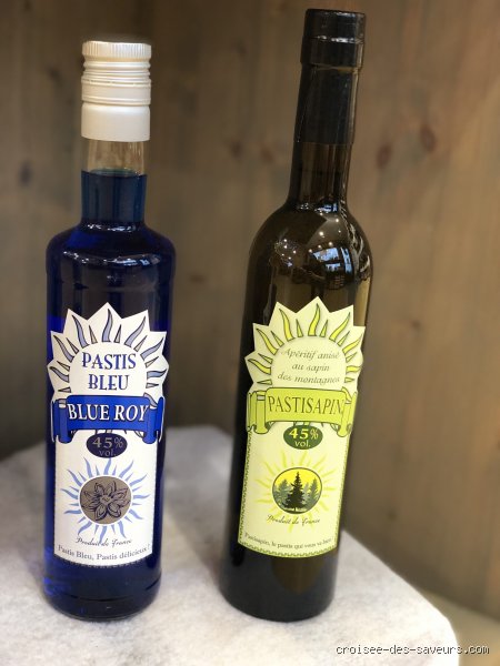 Pourquoi le pastis bleu est-il bleu ?