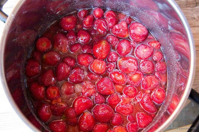 Pourquoi mettre du jus de citron sur les fraises ?