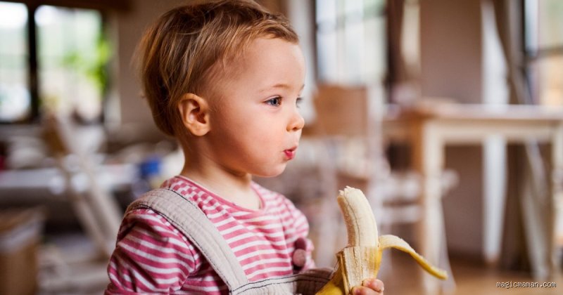 Manger une banane le soir : une fausse bonne idée ou un vrai danger pour votre sommeil ?