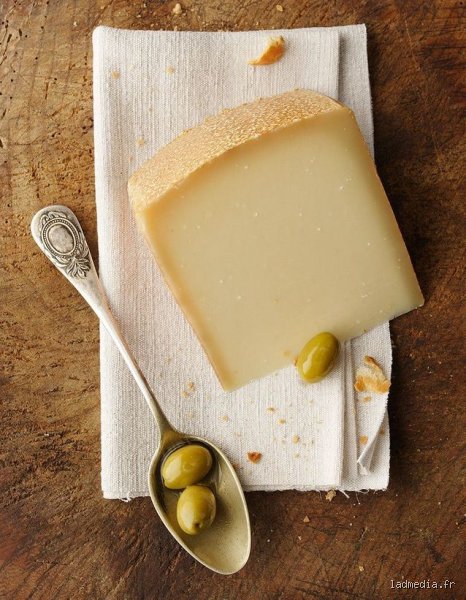 Quel est le fromage le moins sucré ? Le guide ultime pour traquer le lactose caché dans vos plateaux de fin de repas