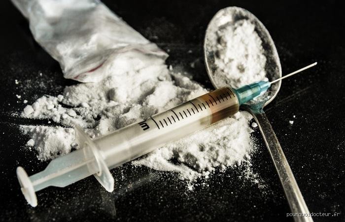 Quelle a été la première drogue addictive de l'histoire humaine et comment a-t-elle façonné nos civilisations antiques ?