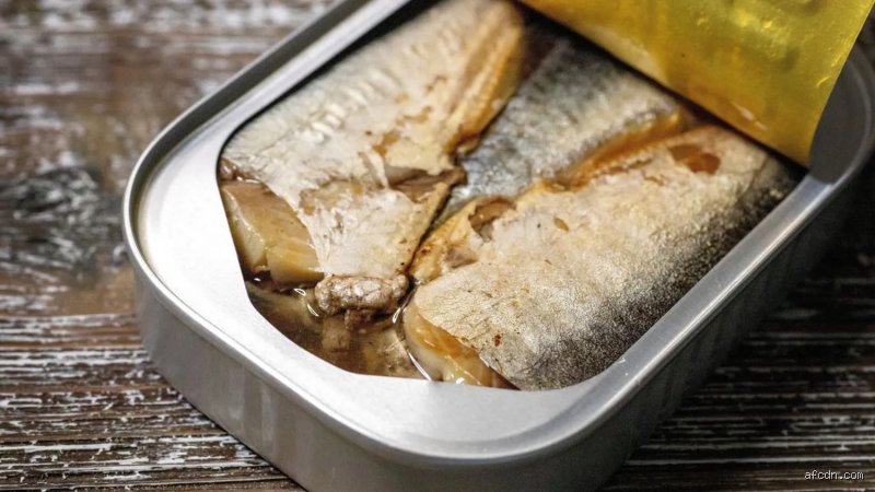 Quelle est la vérité sur les sardines en boîte : trésor nutritionnel méconnu ou simple recours de fin de mois ?