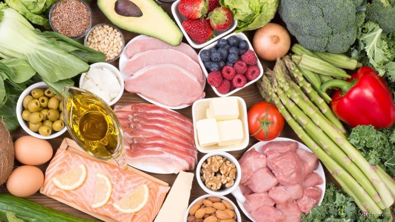 Quels sont les aliments bénéfiques en cas de sinusite ? Le guide nutritionnel pour libérer vos voies respiratoires