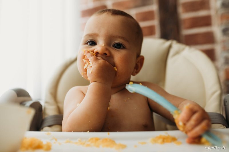 Un bébé de 10 mois peut-il manger du thon en conserve ? Entre bénéfices nutritionnels et risques réels