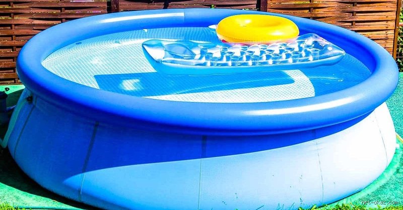 Que se passe-t-il si on ajoute du vinaigre à une piscine ? On vous explique pourquoi cette fausse bonne idée divise les experts