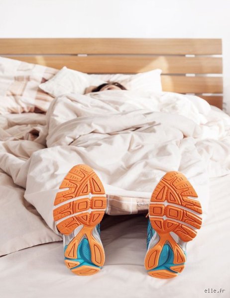 Quels sont 8 exercices pour brûler de la graisse abdominale sans sortir du lit : le guide complet pour s'affiner au réveil