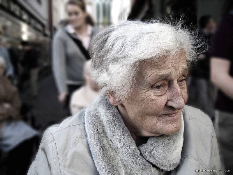 Où devraient vivre les personnes de 80 ans ? Le dilemme entre le maintien à domicile et les nouvelles structures de soins