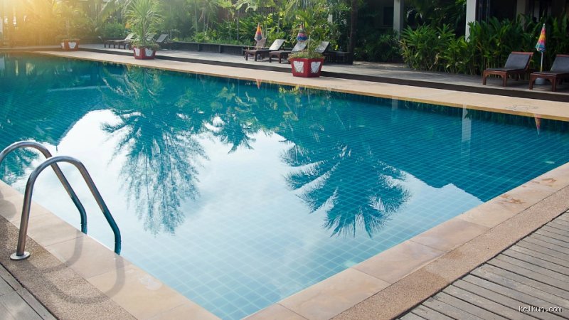 Réparer une fuite de piscine sans la vider : le guide expert pour colmater les brèches en restant au sec