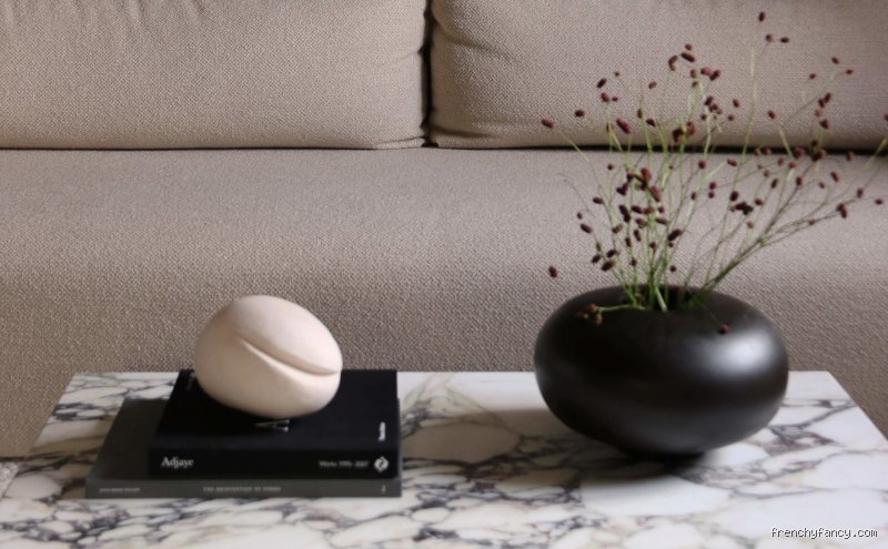 Qu'est-ce que la règle de 3 en décoration et pourquoi régit-elle secrètement nos intérieurs ?