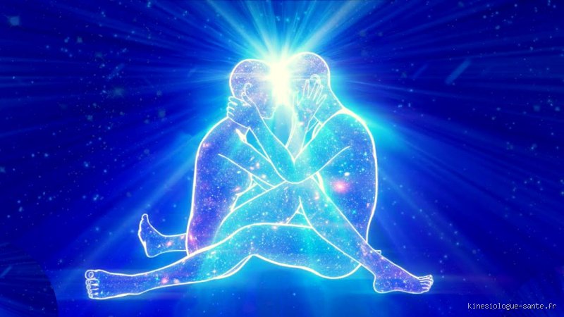 Comment savoir si on est flamme jumelle ou âme sœur : le guide pour ne plus confondre passion foudroyante et lien de destin
