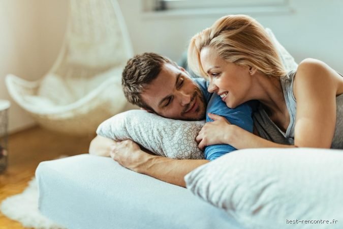 Comment savoir si un homme est amoureux au lit ?