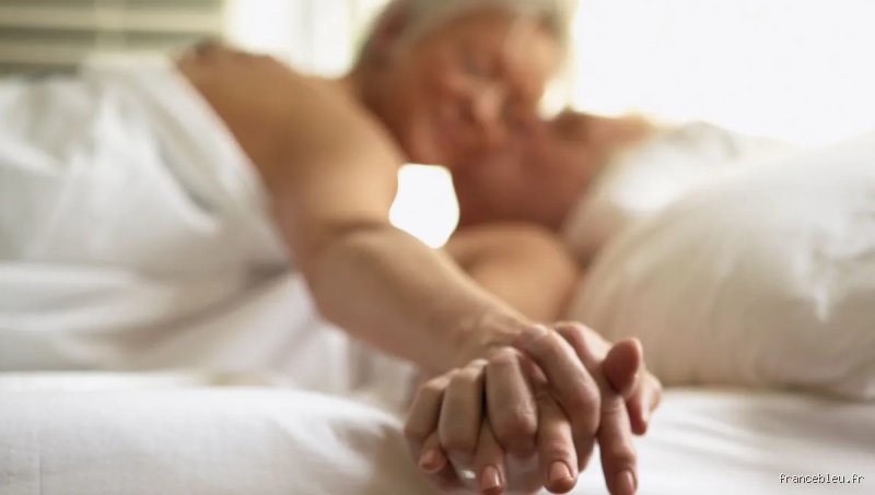 Est-ce qu'une femme de 80 ans peut encore faire l'amour ? La réalité sans tabou sur la sexualité des octogénaires