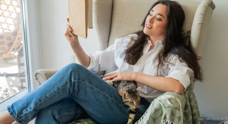 Les personnes intelligentes sont-elles plus susceptibles d’être célibataires ? Enquête sur un paradoxe moderne et les réalités du QI en amour