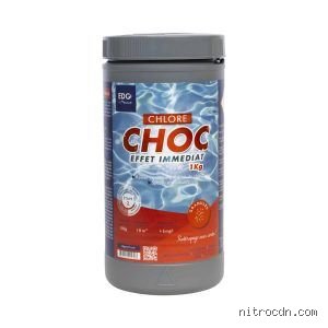 Peut-on ajouter un traitement anti-algues et un traitement choc en même temps pour sauver sa piscine ?