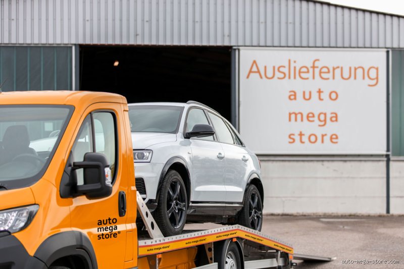 Luxus Abgemeldetes Auto Kaufen Und Nach Hause Fahren Bildernull