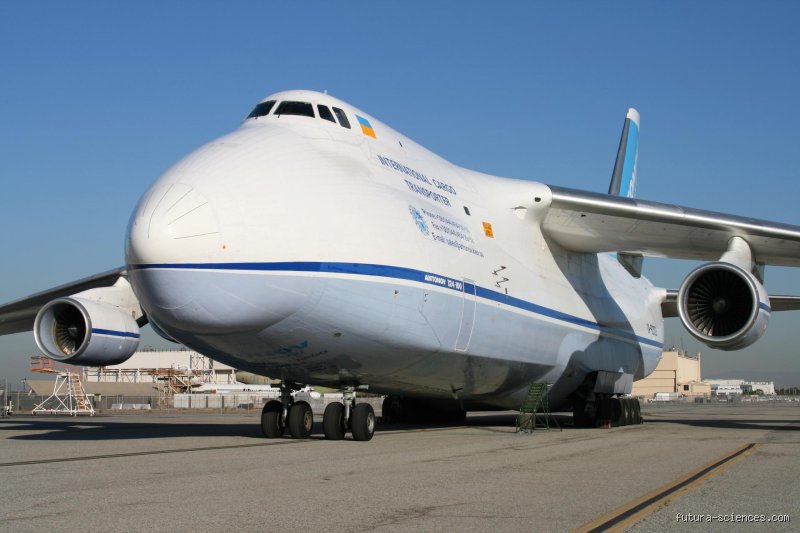 Quel est le plus gros avion porteur du monde ? Portrait technique du géant Stratolaunch