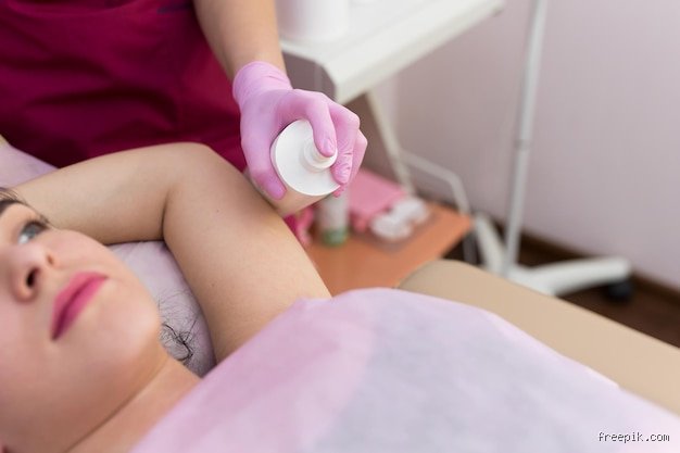 Quelle épilation pour jeune fille ? Choisir la méthode adaptée selon l'âge