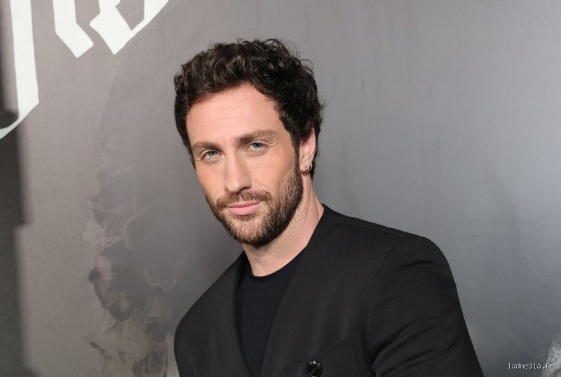 Qui est l'acteur le plus beau du monde en 2026 ? Enquête au cœur des nouveaux canons masculins