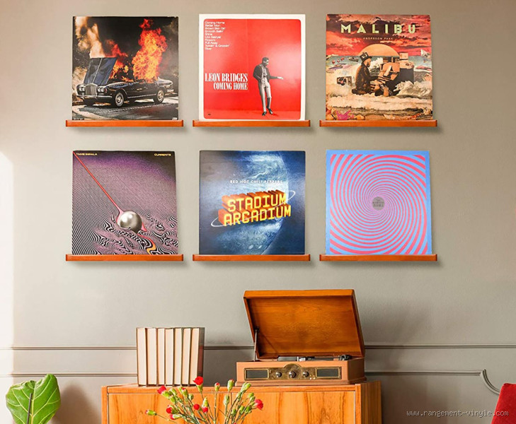 Comment accrocher un vinyle au mur sans faire de trou ? Découvrez les astuces simples et efficaces