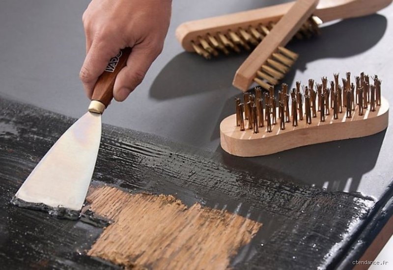 Comment enlever de la peinture à l'huile sur du bois ?