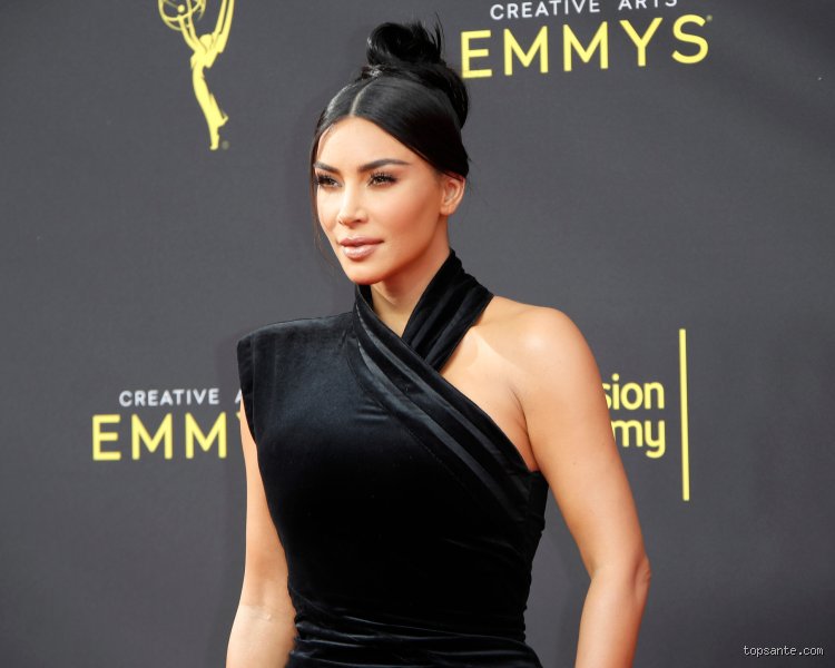 Comment Kim Kardashian a-t-elle perdu 7 kg en 3 semaines ?