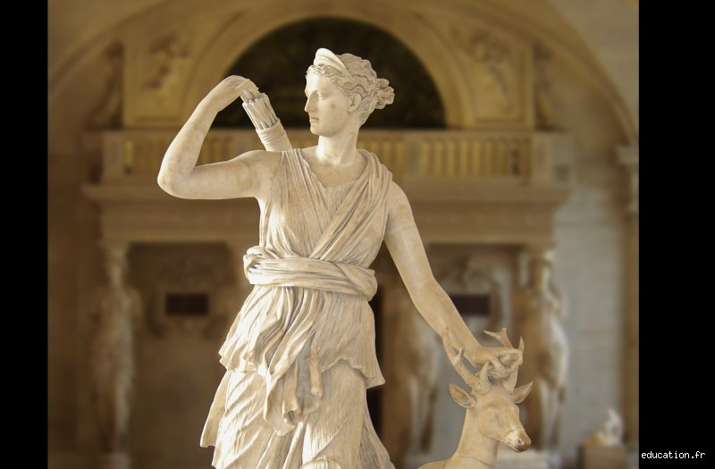 Quelle déesse est Artémis ? Entre fureur sauvage et gardienne des seuils de la vie