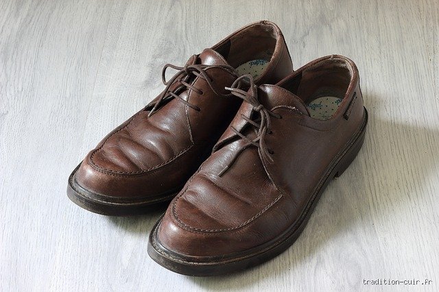 Est-ce que les chaussures en cuir se détendent ?