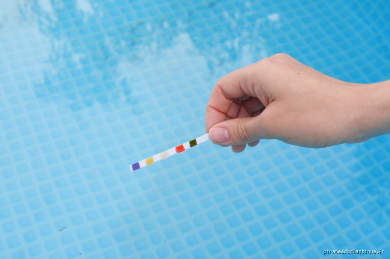 Le chlore disparaît-il de lui-même ou est-ce une légende urbaine pour propriétaires de piscines négligents ?