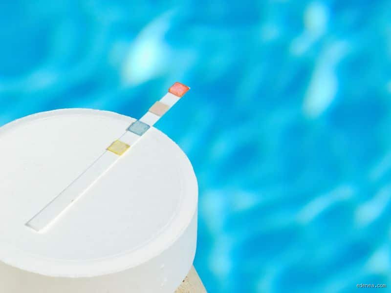 Que se passe-t-il si vous utilisez trop de stabilisant chloré dans votre piscine et comment éviter le blocage du chlore ?