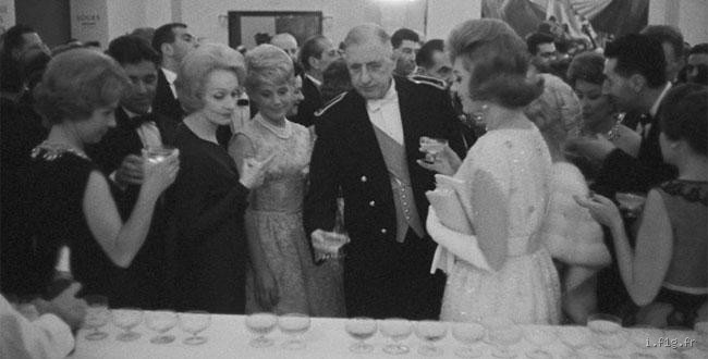 Quel est le champagne préféré du général de Gaulle ? Un secret pétillant à découvrir