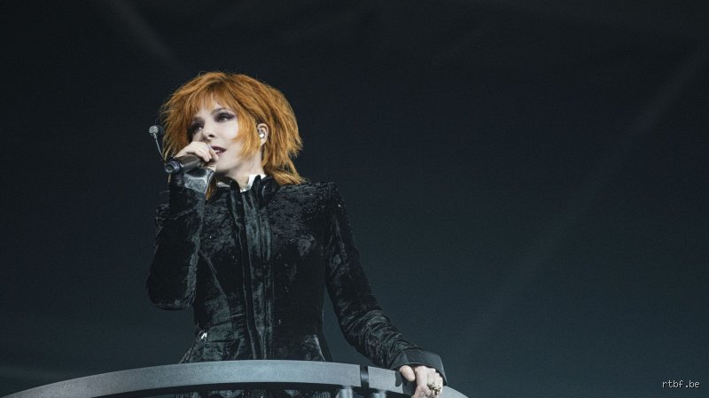 Comment joindre Mylène Farmer ?