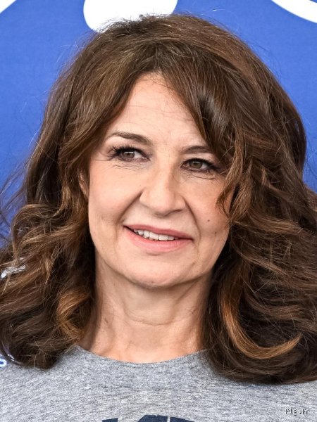Quel est le vrai nom de Valérie Lemercier ? Enquête sur l’identité civile de l’icône absolue de l’humour français