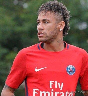 Quel est le vrai prénom de Neymar et pourquoi l'état civil de la star brésilienne intrigue autant les fans