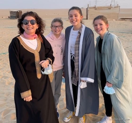 Comment les femmes doivent-elles s'habiller en Arabie saoudite : guide pratique pour naviguer entre traditions et Vision 2030