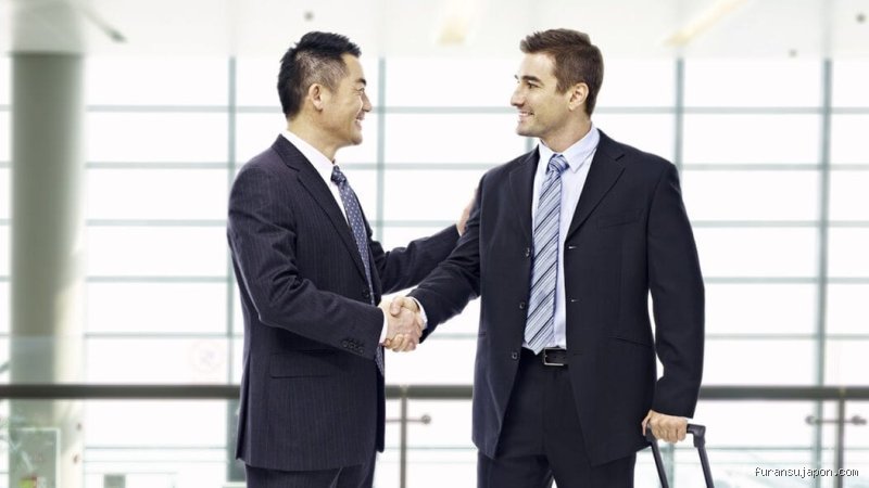 Pourquoi les Japonais sont gentils : Décrypter la politesse au-delà du service client