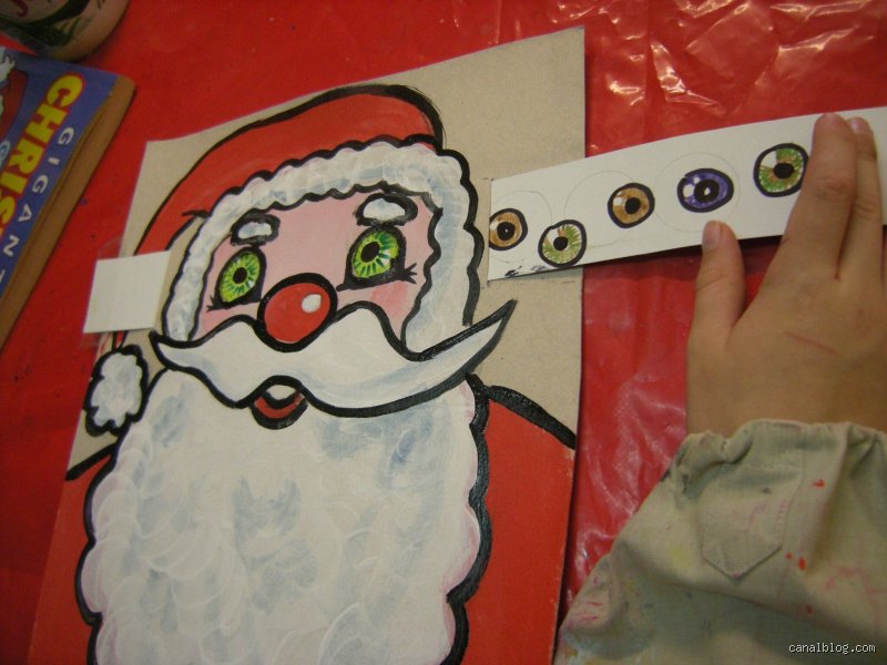 Quelle est la couleur des yeux du Père Noël ?
