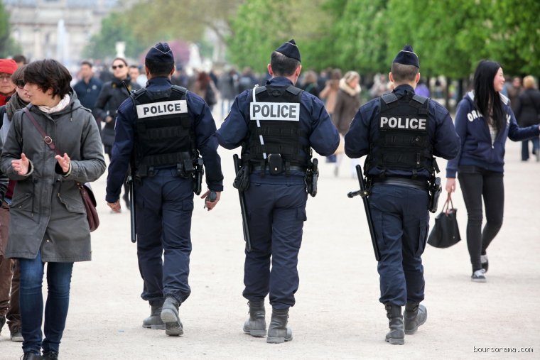 Est-ce que les policier paye des impôts sur leur traitement et leurs primes de fonction ?