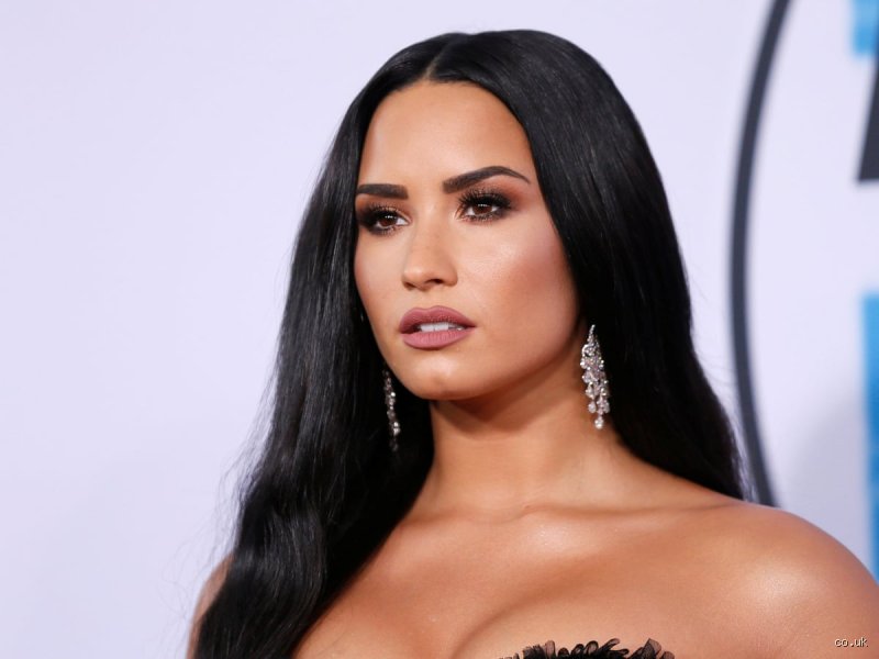 Was Demi Lovato sober ? La vérité complexe derrière le parcours de l'icône de la pop et les nuances de la sobriété californienne