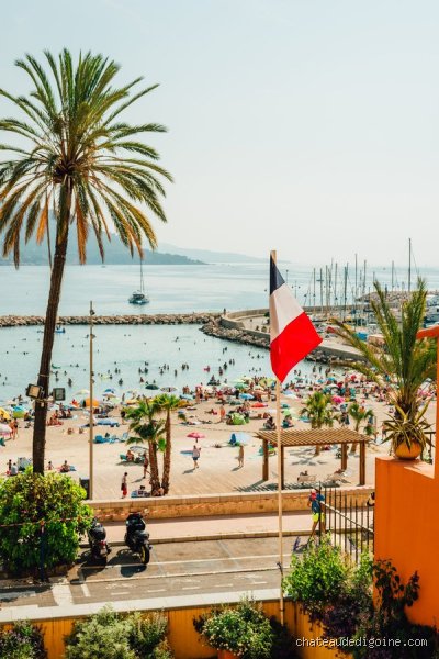 Où les gens riches vont-ils le plus souvent en vacances ?