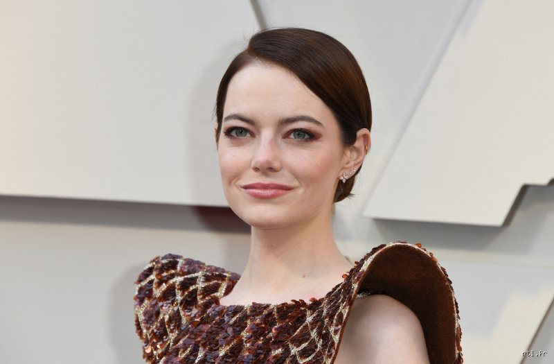 Emma Stone se fait-elle appeler Emily ? La vérité derrière le changement d'identité de la star oscarisée