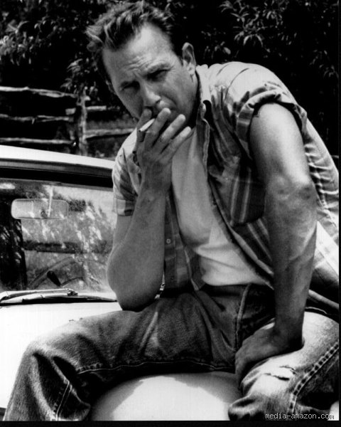 Is Kevin Costner a heavy smoker ? Entre cow-boys, volutes de fumée et la réalité brute des plateaux de tournage