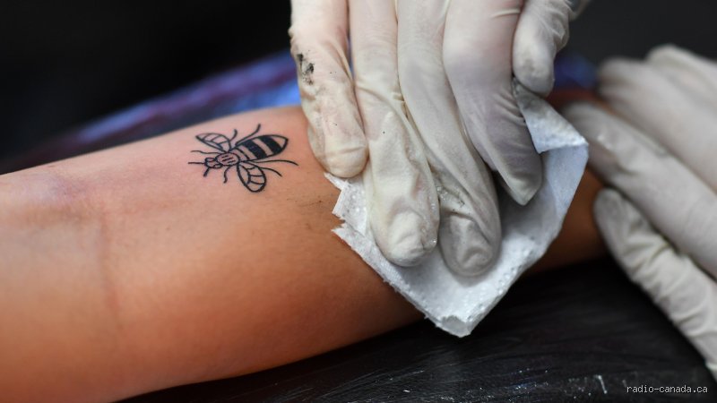 Pourquoi se faire tatouer une abeille ?
