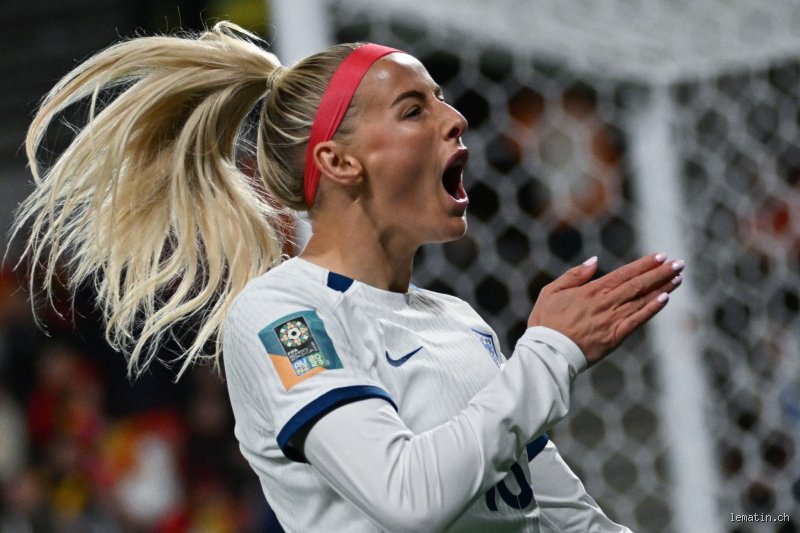 Quelle est la fille la plus fort au foot actuellement sur la planète ?