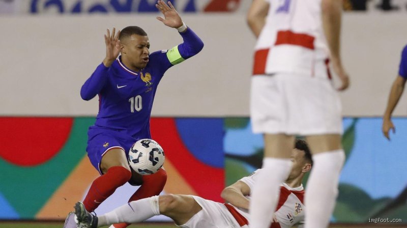 Qui pour remplacer Mbappé en Équipe de France : Le casse-tête de Deschamps